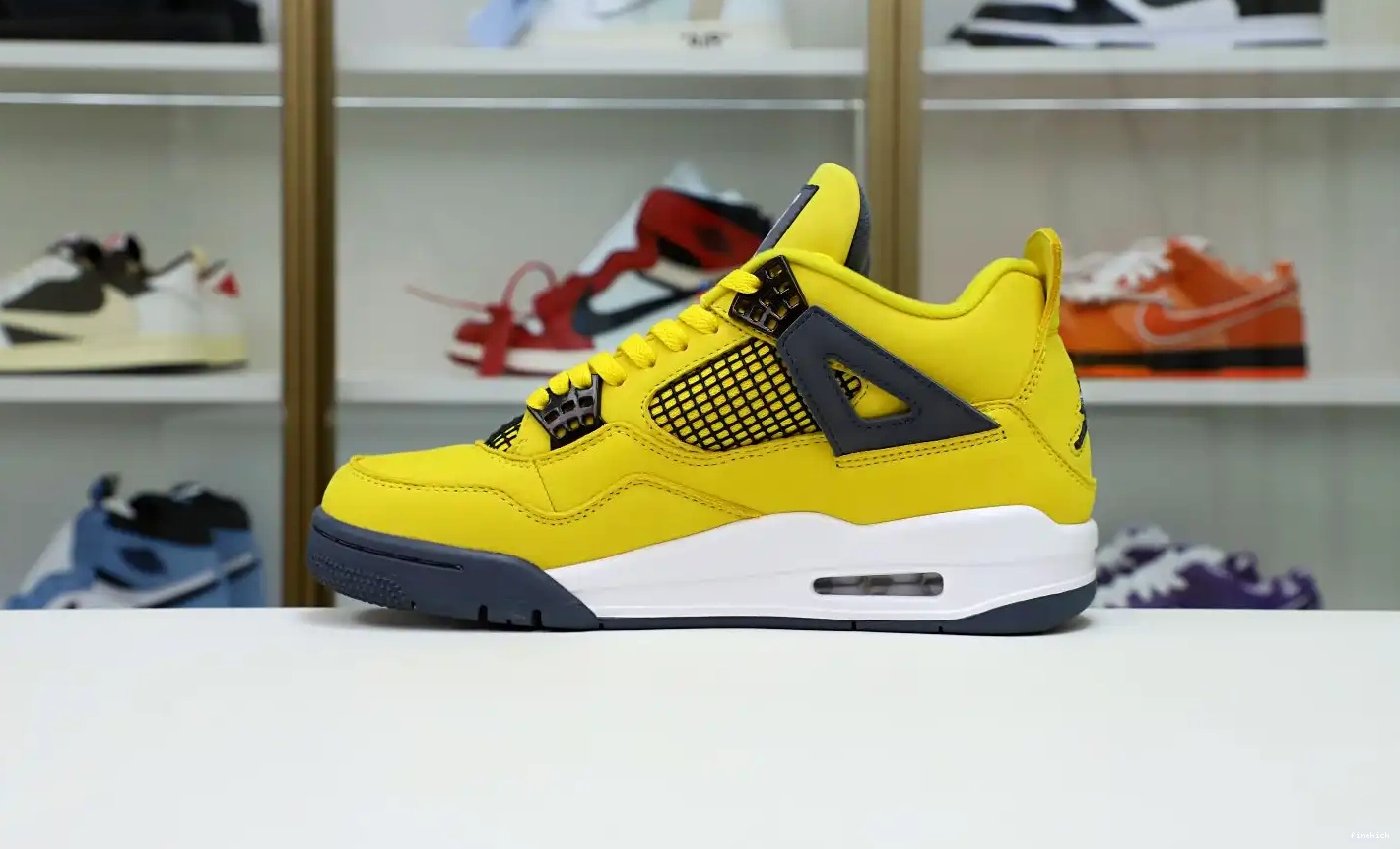 AIR JORDAN 'LIGHTNING' 2021 AIR JORDAN 4 RETRO 0606